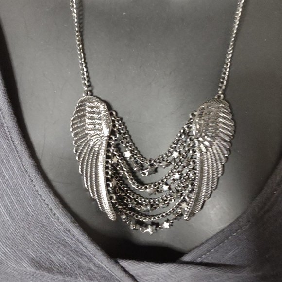 Dark Wings And Stars Necklace Adjustable 21 To 23 Inches Long - Picture 3 of 10